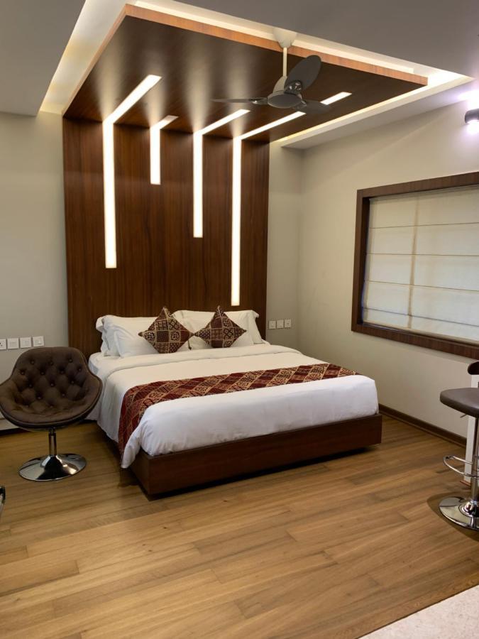 Square Villa Residency Luxury 1 Bed Room Villa With Private Pool Mukkam Exterior photo